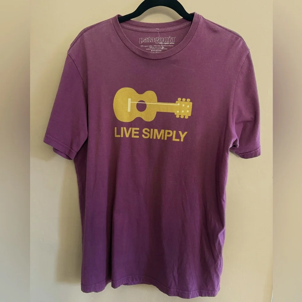 Patagonia Organic Cotton Purple Maroon Tee with Guitar and LIVE SIMPLY graphic - Picture 5 of 7